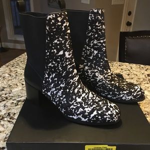 Adrianna Papell boots NWOT